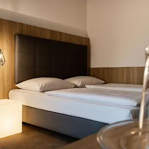 Plaza Hotel&living Frankfurt *** Francoforte sul Meno